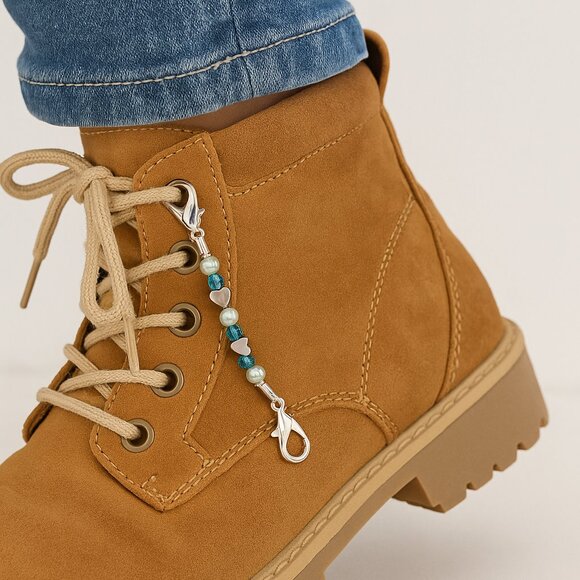 Heart & Pearl Beaded Shoe Charm – Single Clip-On Accessory - Picture 2 of 3